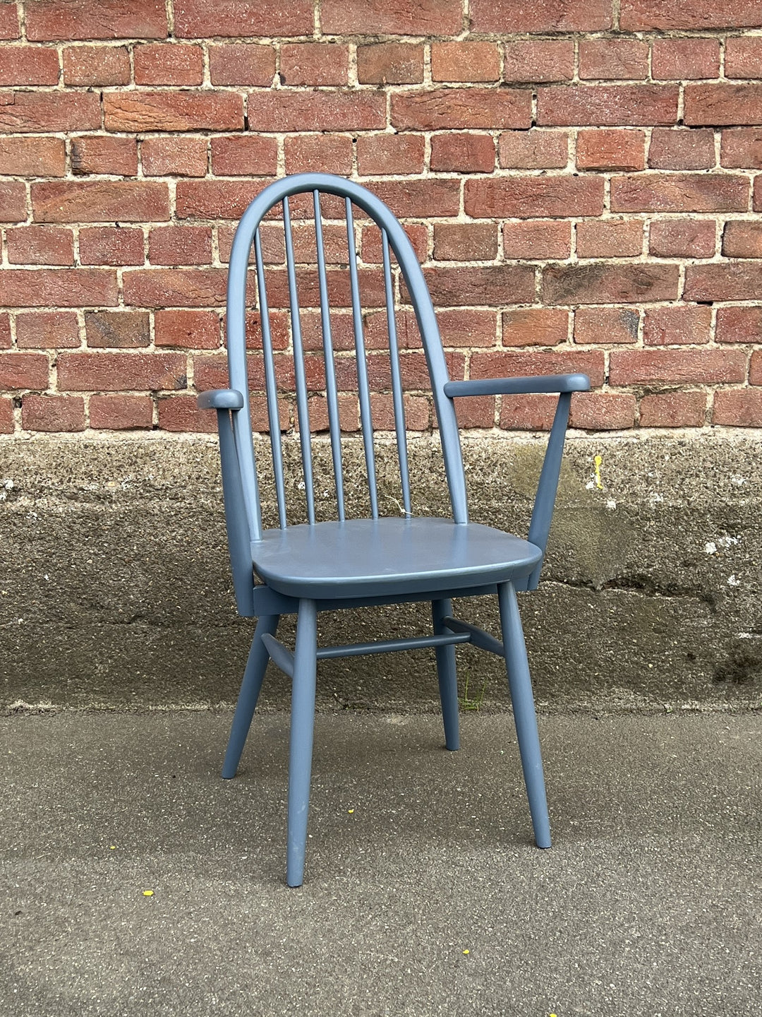 Strebenstuhl im Skandinavischen Stil blau gestrichen